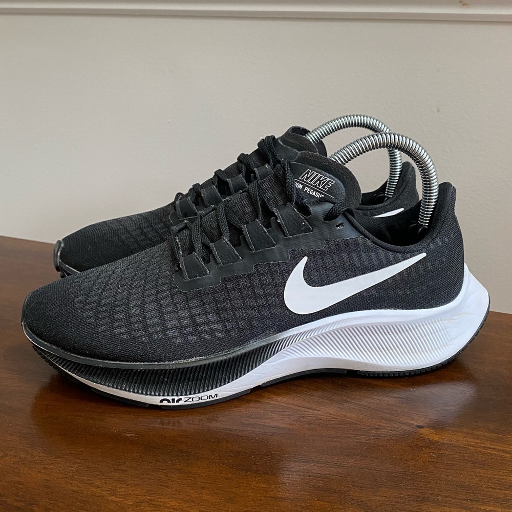 Nike Air Zoom Pegasus 37 Black White Running Shoe BQ9647-002 Women’s Size 7.5